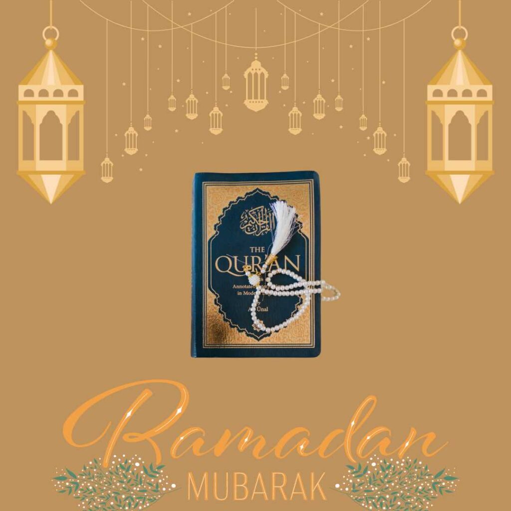 Ramadan-Mubarak-Wishing-Ramadan-with-beautiful-lantern-designs-and-Quran